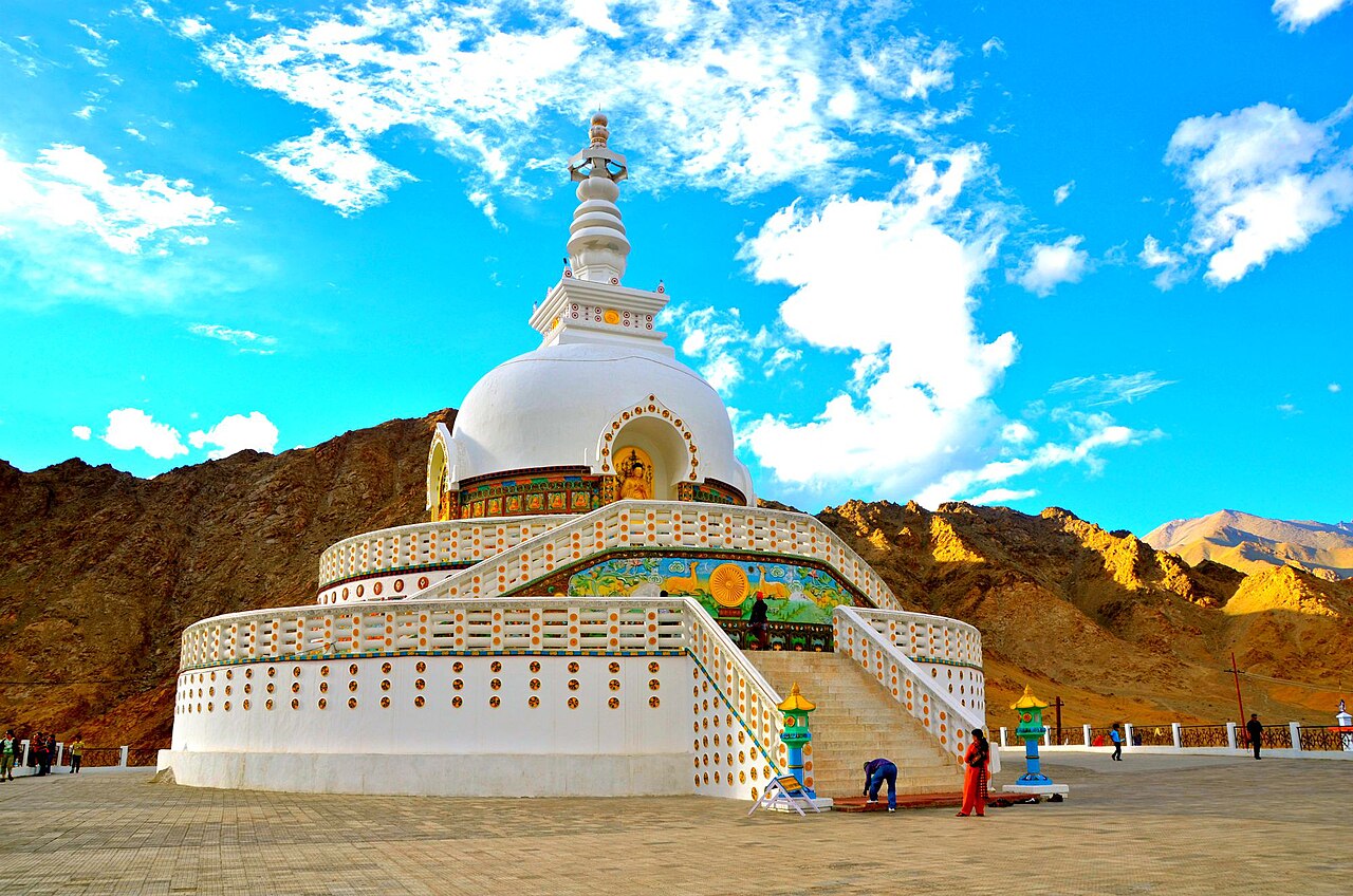 Shanti_Stupa,_Leh,_Ladakh